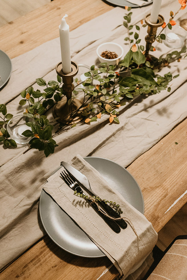 Dining table centrepiece