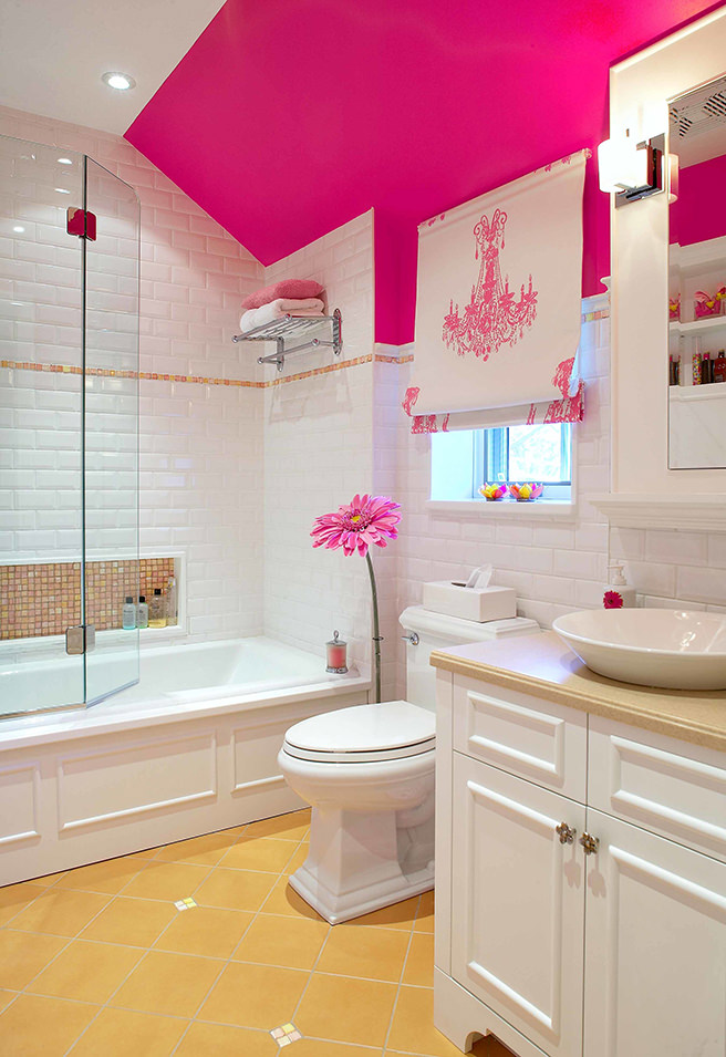 White bathroom with hibiscus pink painted feature wall