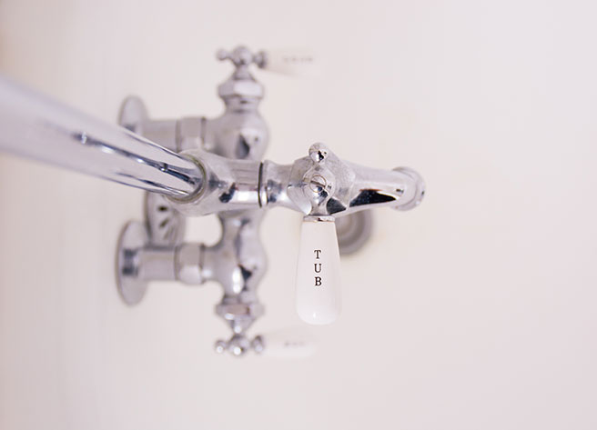 Stainless steel retro bath tap