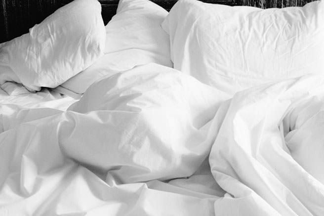 White cotton bedding White cotton bedding